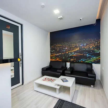 Modern And Design Near Cathedral * סראייבו