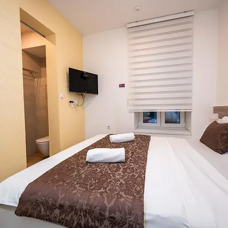 Modern And Design Near Cathedral * סראייבו