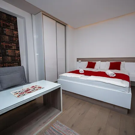 Modern And Design Near Cathedral סראייבו