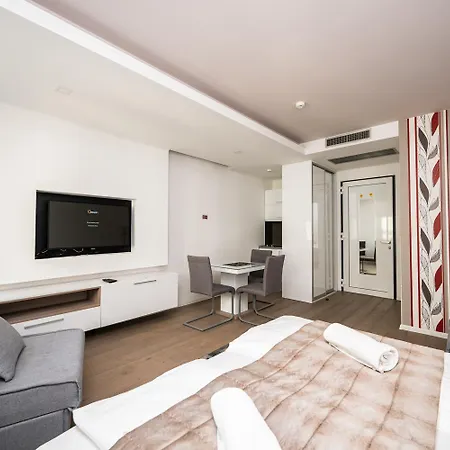 Modern And Design Near Cathedral דירה *