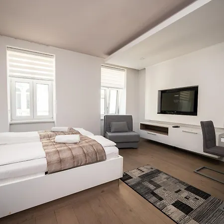 Modern And Design Near Cathedral סראייבו